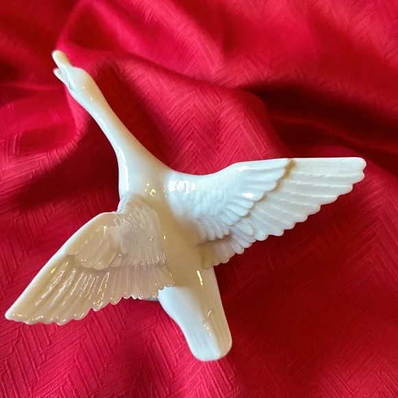 Lladro Attacking Duck - Picture 3 of 5